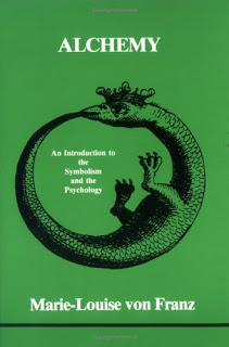 Opis: http://2.bp.blogspot.com/-bH3R4r8oQGU/USSg5VaN95I/AAAAAAAAI00/bbFB3lpI1N8/s320/Alchemy+Von+Franz.jpg