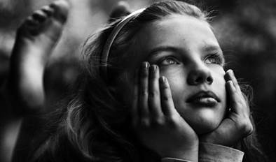 Opis: https://rowhomereview.files.wordpress.com/2013/10/dreaming_girl.jpg?w=680&h=400&crop=1