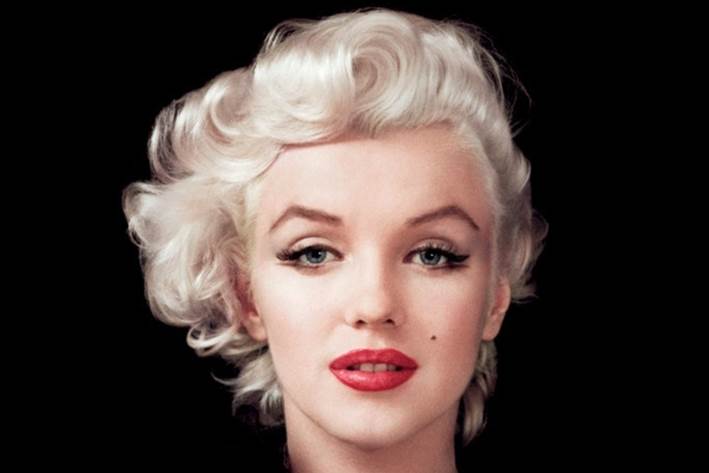 Opis: http://www.rantchic.com/wp-content/uploads/2014/08/Marilyn-Monroe-wallpaper2.jpg