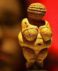 Opis: https://i.guim.co.uk/img/static/sys-images/Guardian/Pix/pictures/2014/5/20/1400602081097/Goddesses---Venus-of-Will-001.jpg?w=620&q=85&auto=format&sharp=10&s=d3f740a35e28ea089117f3f2ab899eb3