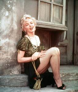 Opis: http://2.bp.blogspot.com/-bQvIXoW25TU/UXVQihM0gEI/AAAAAAAAAL0/fRtNY7RyljA/s1600/Marilyn+Monroe-002e+%28Bus+Stop%29.jpg